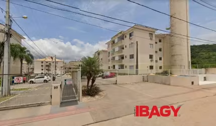 Apartamento com 2 quartos para alugar na Rua Joice Cecília Correia, 99, Areias, São José, 62 m2 por R$ 1.900