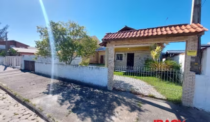 Casa com 3 quartos para alugar na Rua Paulo Manoel dos Santos, 217, Pinheira, Palhoça, 150 m2 por R$ 3.000