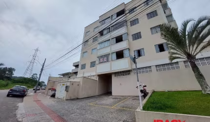 Apartamento com 3 quartos para alugar na Rua Humberto Anibal Climaco, 50, Forquilhinhas, São José, 78 m2 por R$ 2.100