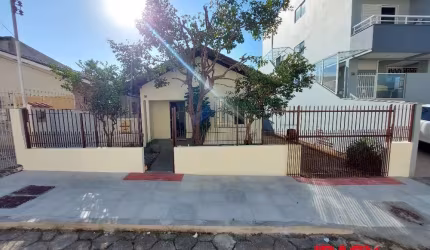 Casa com 2 quartos para alugar na CAMPO ERE, 50, Bela Vista, São José, 132 m2 por R$ 2.800