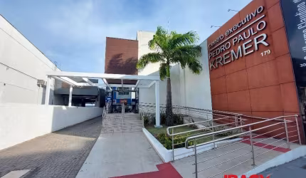 Ponto comercial com 1 sala para alugar na Avenida Presidente Kennedy, 179, Kobrasol, São José, 36 m2 por R$ 1.800