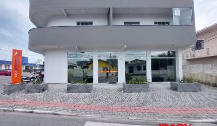 Apartamento com 1 quarto para alugar na Rua Nossa Senhora dos Navegantes, 598, Barra do Aririú, Palhoça, 28 m2 por R$ 1.100