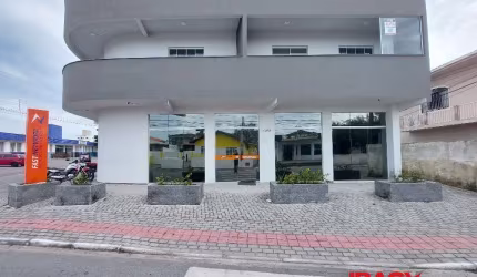 Apartamento com 2 quartos para alugar na Rua Nossa Senhora dos Navegantes, 598, Barra do Aririú, Palhoça, 40 m2 por R$ 1.500