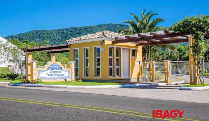 Casa em condomínio fechado com 3 quartos para alugar na Rodovia Baldicero Filomeno, 3633, Ribeirão da Ilha, Florianópolis por R$ 8.200