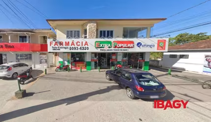 Casa com 2 quartos para alugar na Rua Rio Grande do Norte, 1803, Rio Grande, Palhoça, 200 m2 por R$ 2.500