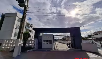 Apartamento com 2 quartos para alugar na Rua Celso José Kuerten, 18, Sertão do Maruim, São José, 48 m2 por R$ 1.600