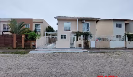 Casa com 2 quartos para alugar na Rua Bacupari, 231, Campeche, Florianópolis, 72 m2 por R$ 4.600
