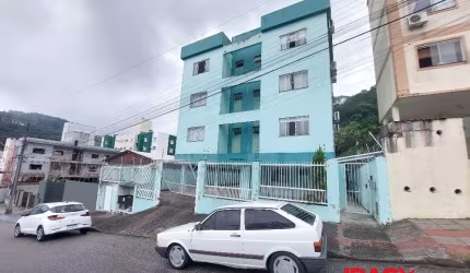 Apartamento com 2 quartos para alugar na Rua Antônio Amancio da Silveira, 82, Forquilhinhas, São José, 63 m2 por R$ 2.500