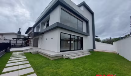 Casa com 3 quartos para alugar na Rua Doutor João Carlos Barom Maurer, 70, Santa Mônica, Florianópolis, 250 m2 por R$ 12.000