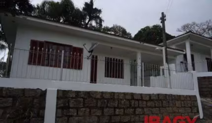Casa com 3 quartos para alugar na Rua Laurindo Januário da Silveira, 4940, Lagoa da Conceição, Florianópolis, 85 m2 por R$ 2.900
