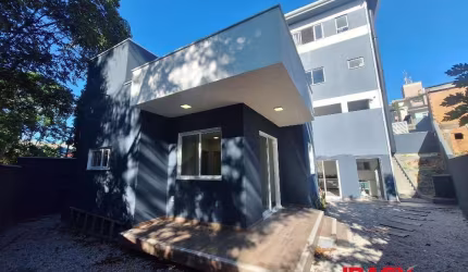 Casa em condomínio fechado com 2 quartos para alugar na Rua Vereador Armando Schmidt, 86, Real Parque, São José, 45 m2 por R$ 2.490