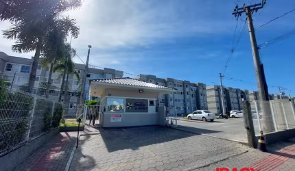 Apartamento com 2 quartos para alugar na Rodney Brasil Machado, 59, Sertão do Maruim, São José, 50 m2 por R$ 2.100