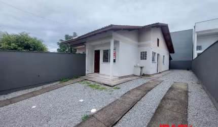 Casa com 2 quartos para alugar na Rua dos Lagos, 441, Aririu, Palhoça, 53 m2 por R$ 2.100