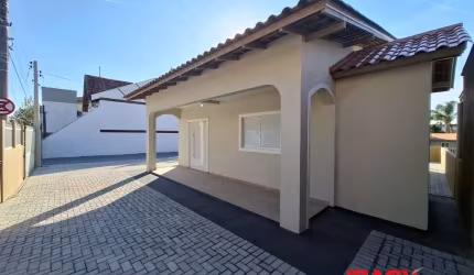 Casa com 3 quartos para alugar na Servidão Acrópole, 86, Ingleses, Florianópolis, 100 m2 por R$ 4.500