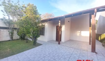 Casa com 3 quartos para alugar na Rua Joe Collaço, 404, Córrego Grande, Florianópolis, 110 m2 por R$ 6.800