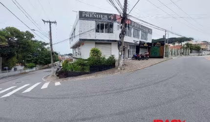 Ponto comercial com 1 sala para alugar na Rua Frederico Afonso, 4233, Ponta de Baixo, São José por R$ 1.400