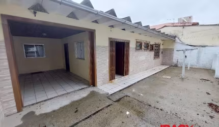 Casa com 3 quartos para alugar na Rua Antenor Valentin da Silva, 1051, Ipiranga, São José, 62 m2 por R$ 2.800