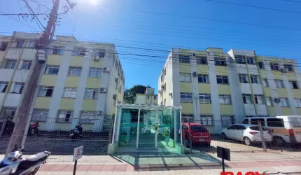 Apartamento com 2 quartos para alugar na Rua Henrique Boiteux, 291, Estreito, Florianópolis, 43 m2 por R$ 1.500