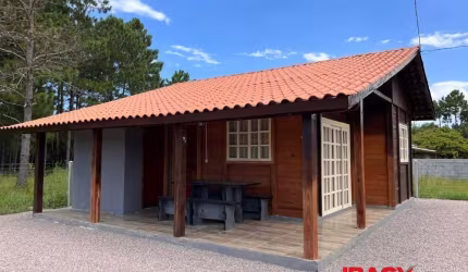 Casa com 2 quartos para alugar na Rua Aderbal Ramos da Silva, 25, Pinheira, Palhoça, 62 m2 por R$ 1.800