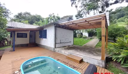 Casa com 2 quartos para alugar na Rua Isid Dutra, 1410, Sambaqui, Florianópolis, 44 m2 por R$ 2.800