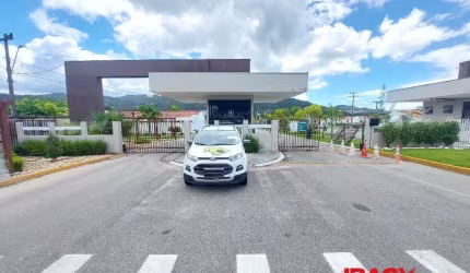 Casa em condomínio fechado com 2 quartos para alugar na Avenida Paulo Roberto Vidal, 2494, Bela Vista, Palhoça, 40 m2 por R$ 1.850