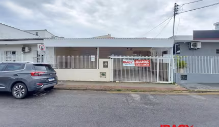 Casa com 3 quartos para alugar na Rua Capitão Pedro Leite, 11, Barreiros, São José, 130 m2 por R$ 5.100