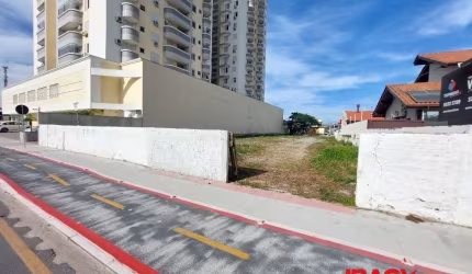 Terreno comercial para alugar na Avenida Barão do Rio Branco, Centro, Palhoça, 1227 m2 por R$ 3.000