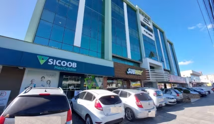 Garagem para alugar na Avenida Leoberto Leal, 604, Barreiros, São José, 437 m2 por R$ 2.300