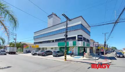 Sala comercial com 4 salas para alugar na Avenida Elza Lucchi, 1436, Ponte do Imaruim, Palhoça, 200 m2 por R$ 7.900