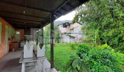 Terreno à venda no bairro Lagoa da Conceição em Florianópolis