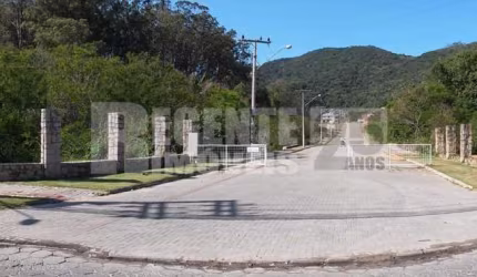 Terreno à venda bairro Saco Grande em Florianópolis