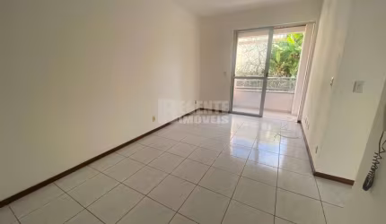Ótimo apartamento de 2 dormitórios para locação no bairro Trindade!