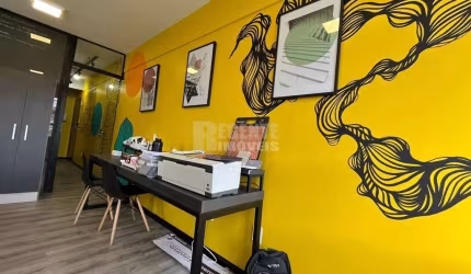 Excelente sala comercial à venda no bairro Trindade em Florianópolis.