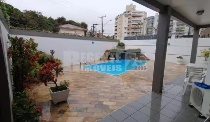 Casa à venda no bairro Itaguaçu em Florianópolis