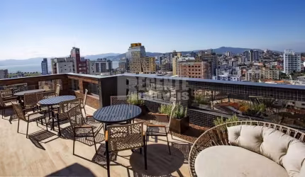 Apartamento tipo Garden com 3 Suítes  no Estreito.
