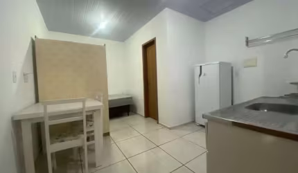 Kitnet mobiliada para alugar no bairro Trindade, ao lado da UFSC!