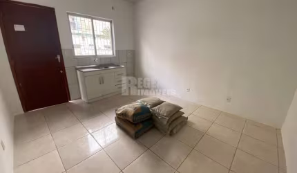Ótima kitnet para locação no bairro Trindade!