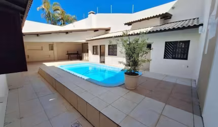 Casa com 3 dormitórios sendo 1 suíte no Córrego Grande Florianópolis SC