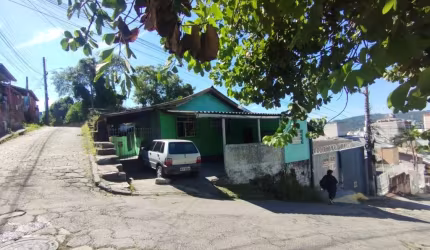 Casa à venda no bairro Trindade em Florianópolis