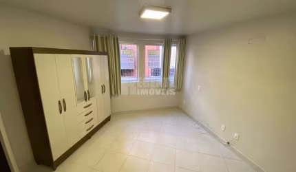 Ótimo apartamento no bairro Carvoeira, em frente a UFSC!