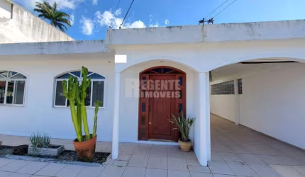 Excelente casa para locação no bairro Santa Mônica!