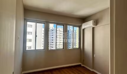 Apartamento à venda no bairro Centro em Florianópolis