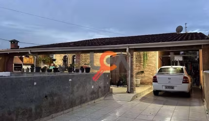 Casa com 3 dormitórios à venda, 150 m² por R$ 650.000,00 - Pontal de Santa Marina - Caraguatatuba/SP