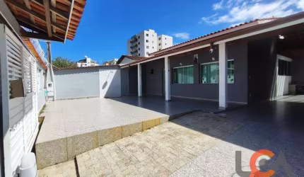 Casa com 4 dormitórios à venda, 205 m² por R$ 1.200.000,00 - Martim de Sá - Caraguatatuba/SP