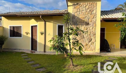 Casa com 3 dormitórios à venda, 160 m² por R$ 900.000,00 - Jardim Britânia - Caraguatatuba/SP