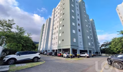 Apartamento com 2 dormitórios à venda, 47 m² por R$ 360.000,00 - Martim de Sá - Caraguatatuba/SP