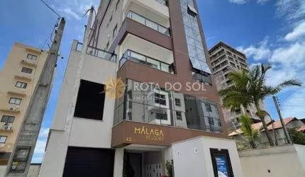 Málaga apartamento com 2 suítes e 1 vaga no Perequê