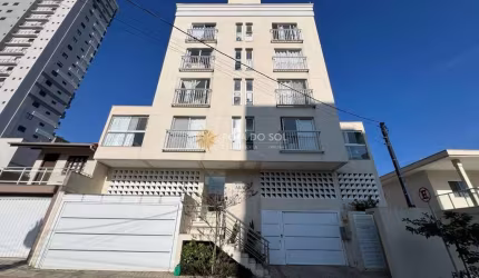Residencial Araça apartamento mobiliado com 2 quartos na Meia Praia