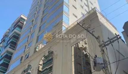 Monaco apartamento com 4 suítes e 3 vagas na Meia Praia