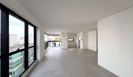 Fiori del Mare apartamento 3 suítes e 2 vagas Meia Praia